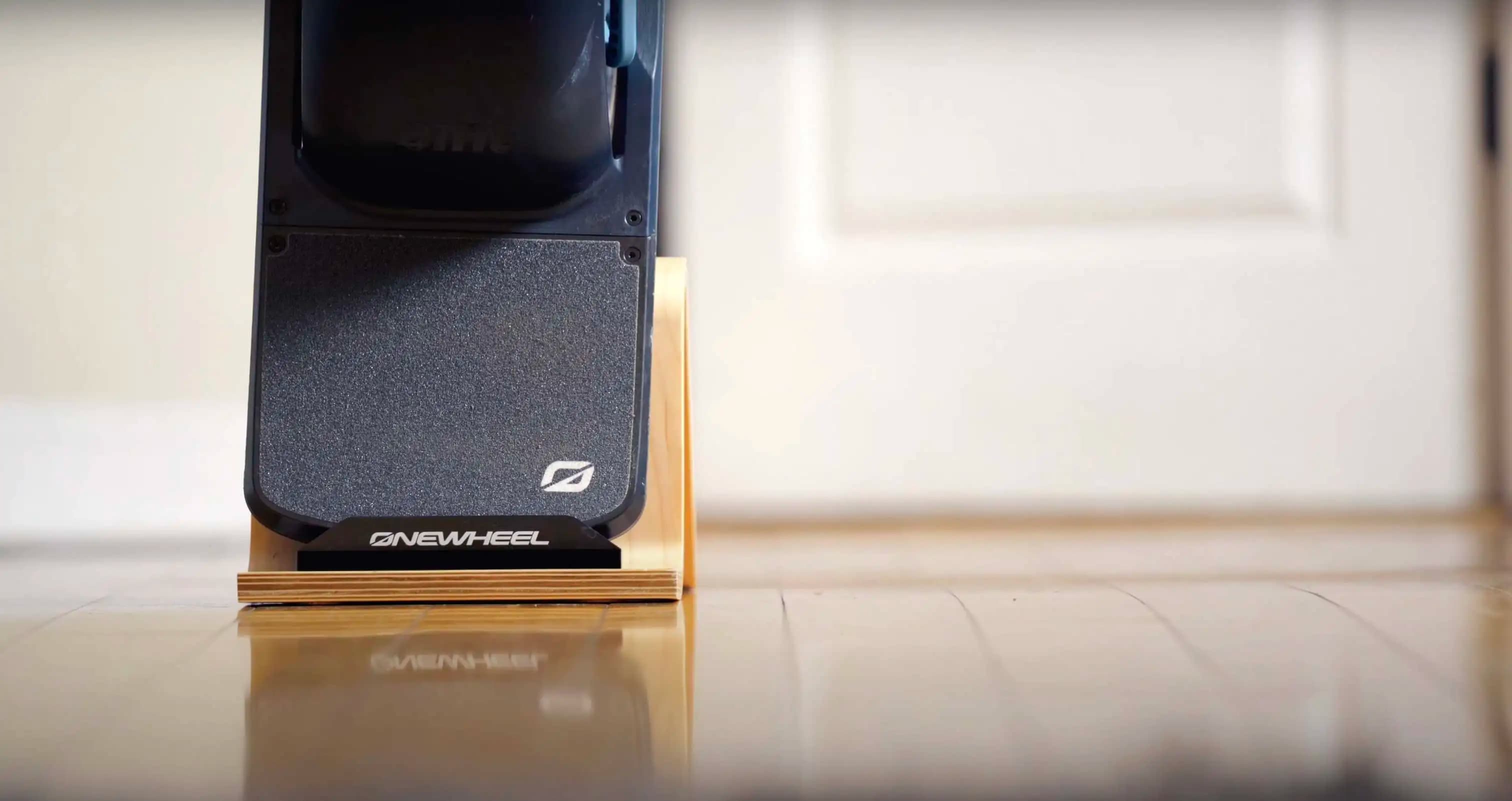 Image de presentation article Les avantages du OneWheel : Pourquoi adopter cette nouvelle tendance ?